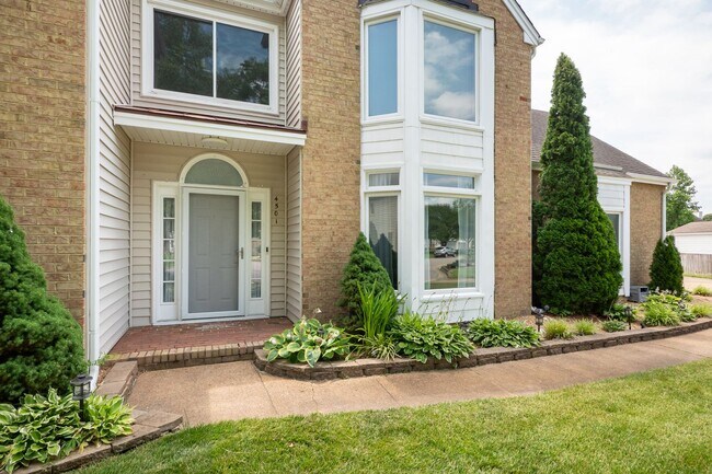 Building Photo - 5 Bedroom, 2.5 Bath Home for Rent in Salem Woods