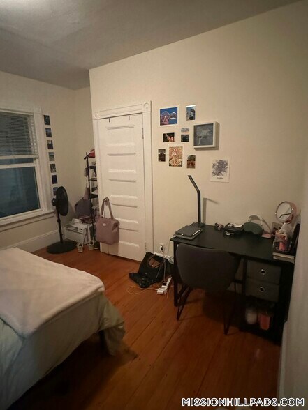 Building Photo - 74 Hillside St