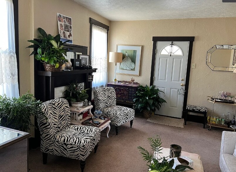 Building Photo - 12 W Bellecrest Ave