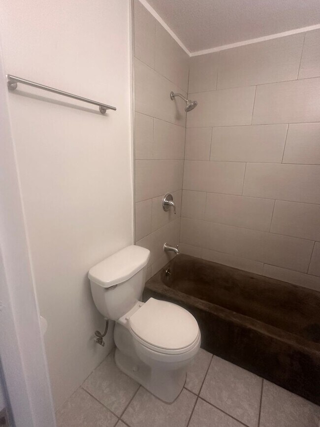 Building Photo - Charming 1 Bed in Historic Lafayette Build...