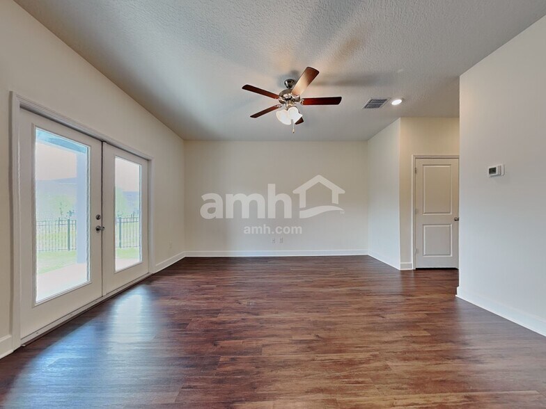 Building Photo - 2126 Saffron Walden Dr