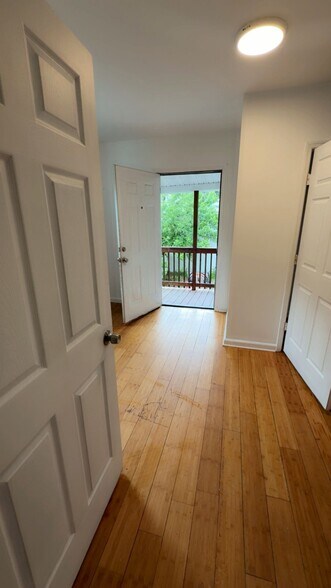 Building Photo - 316 Summer Ave