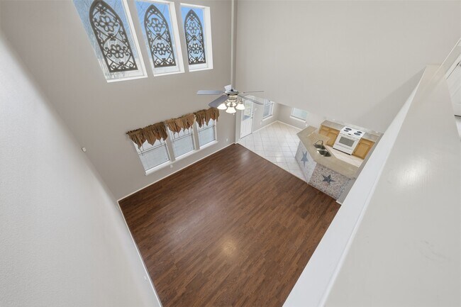 Building Photo - 26038 Palmdale Estate Dr