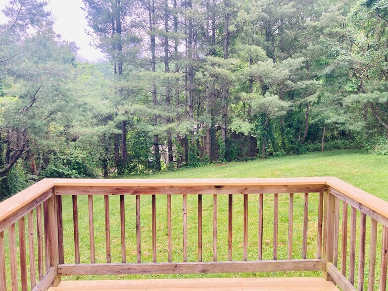 Building Photo - 410 Onteora Blvd