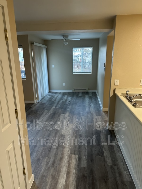 Building Photo - 4531 Boardwalk Dr