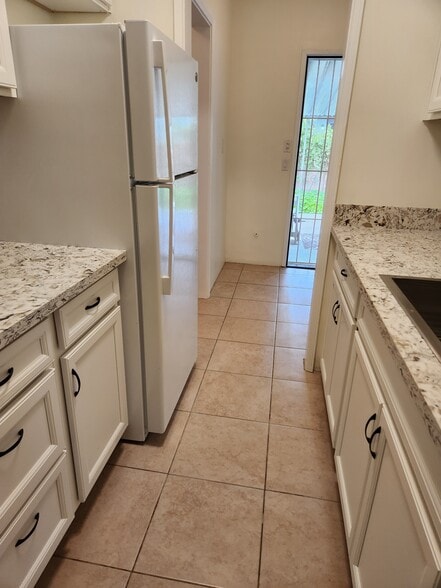 Building Photo - 12019 Ocean Park Blvd