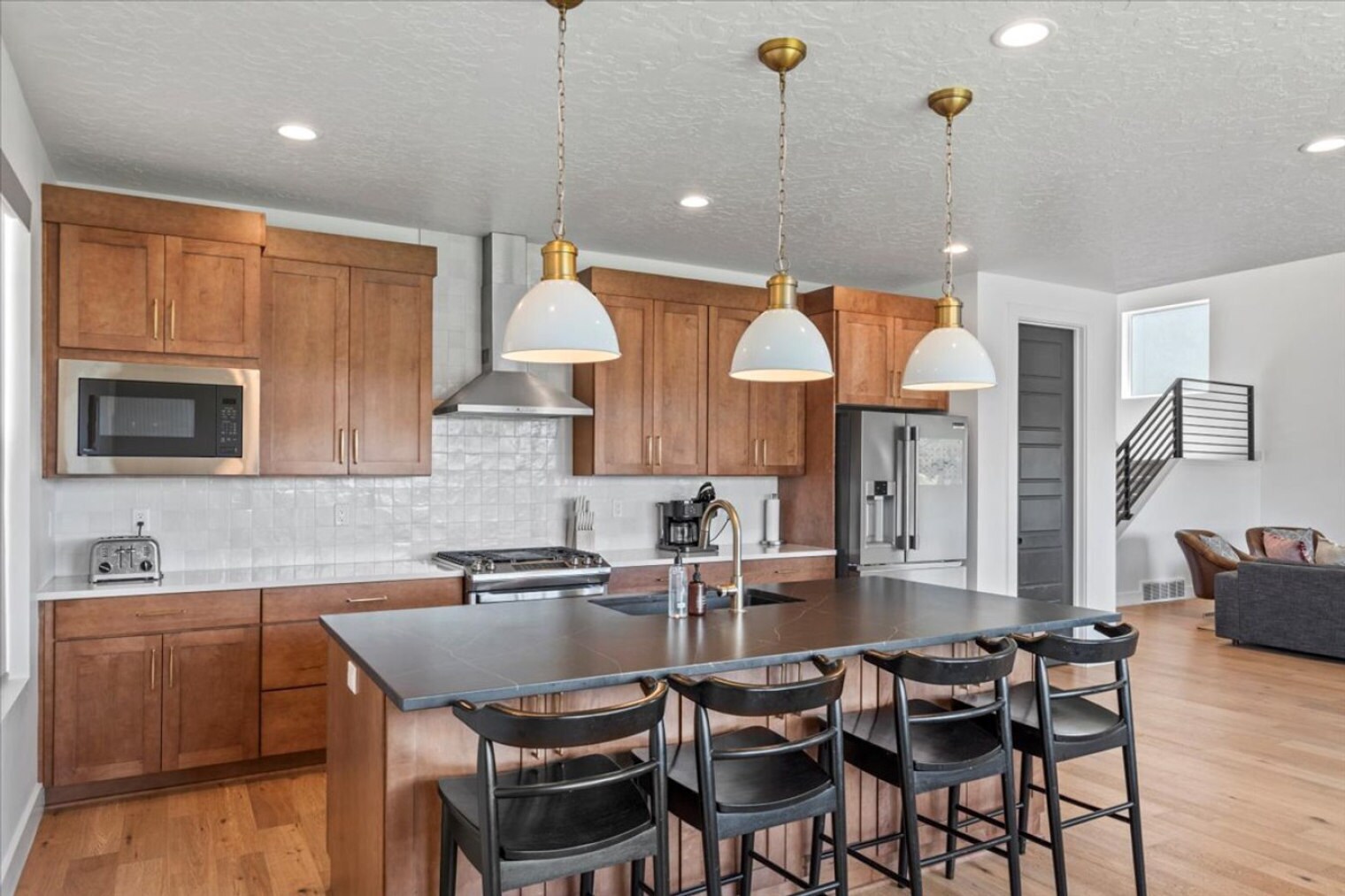 Building Photo - 690 S Edge Ln