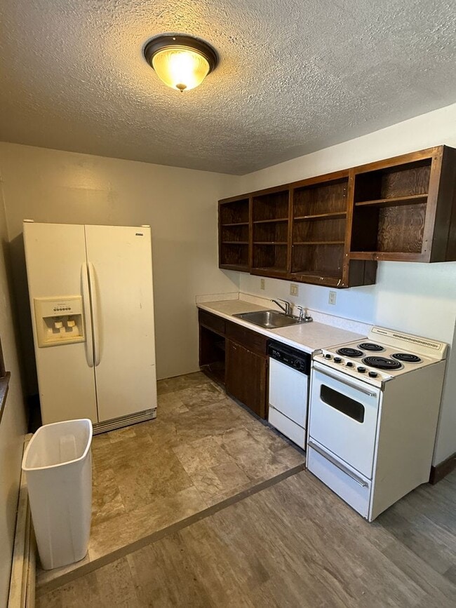 Building Photo - 3313 Leland Ln