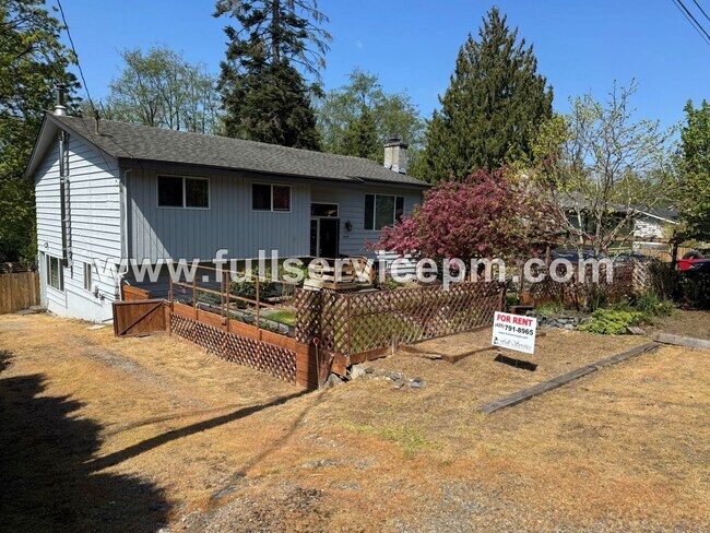 Building Photo - Spacious 4-Bedroom Upper-Level Home with Fireplace, Bonus Room & Large Deck