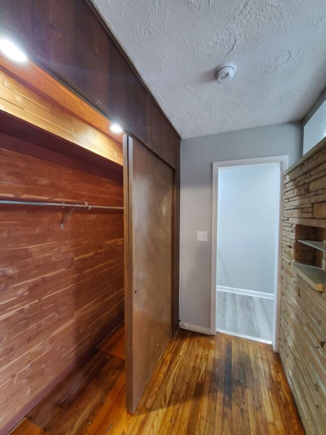 Building Photo - 3 BEDROOM SINGLE FAMILY HOME