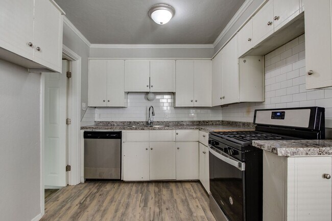 Building Photo - Remodeled 3-Bedroom Home with Spacious Patio & Deck!