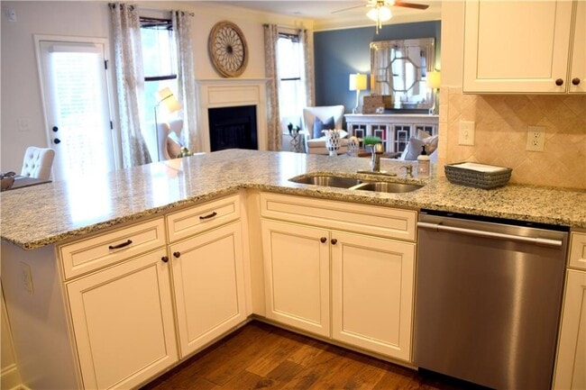 Building Photo - 5730 Lanier Valley Pkwy