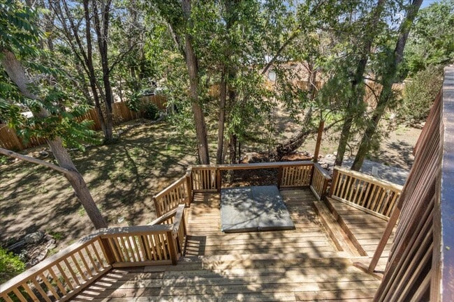 Building Photo - Beautiful Three Bedroom Home on Half Ac...