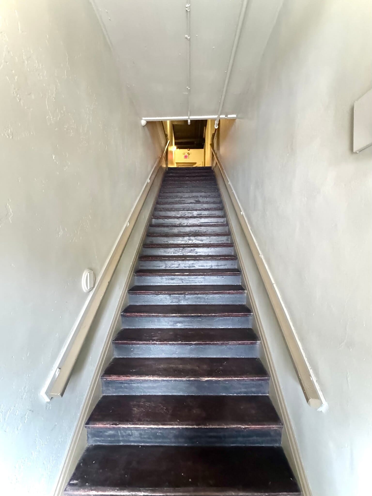 Building Photo - 519 Main St