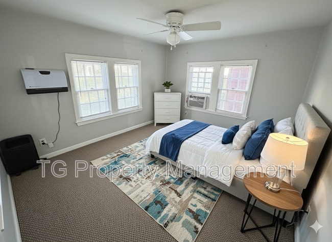 Building Photo - 5691 Akra Ave