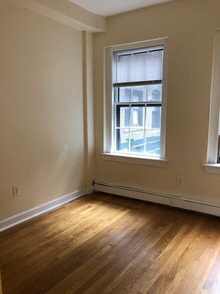 *Pictures are representative samples of the advertised unit. In some cases, the actual units you tou - 17 Phillips St
