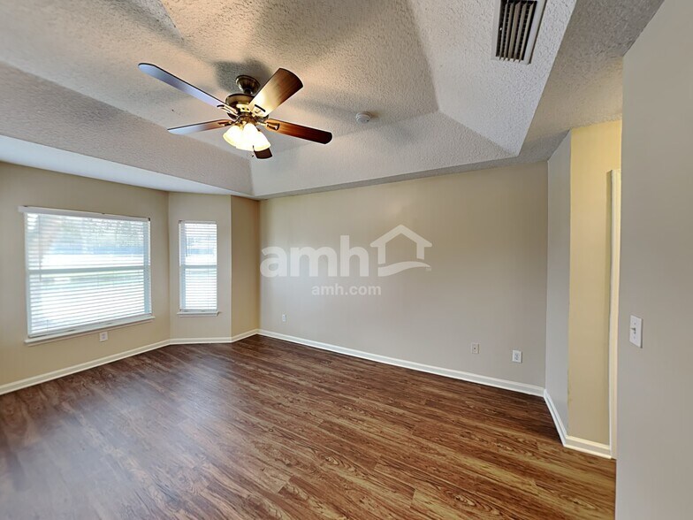 Building Photo - 14240 Sea Eagle Dr