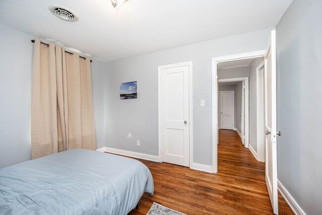 Building Photo - Charming 2-Bed, 1-Bath Home with All-inclu...