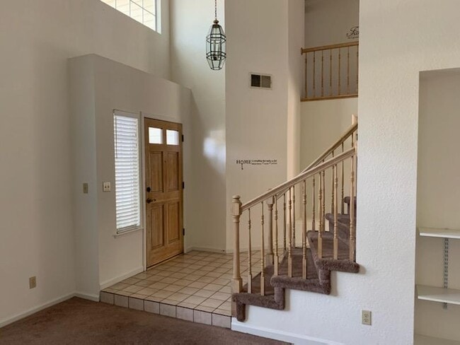 Building Photo - 1709 Evergreen Dr