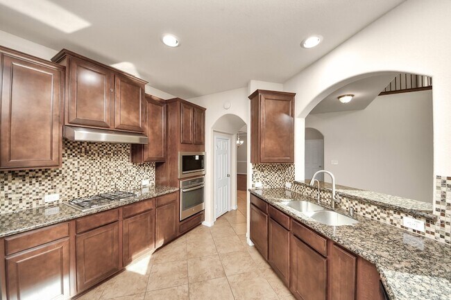 Building Photo - 5038 Gold Haven Dr