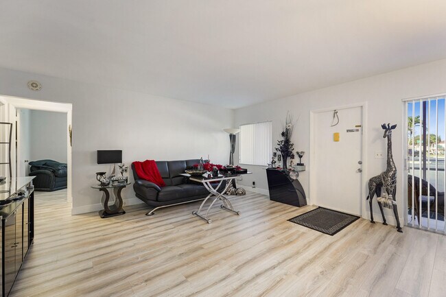 Building Photo - 3586 La Playas Ct