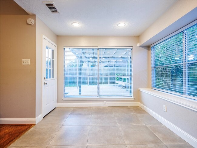 Building Photo - 16307 Mulberry Run Ct