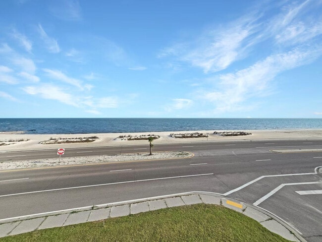 Building Photo - 996 Beach Blvd W