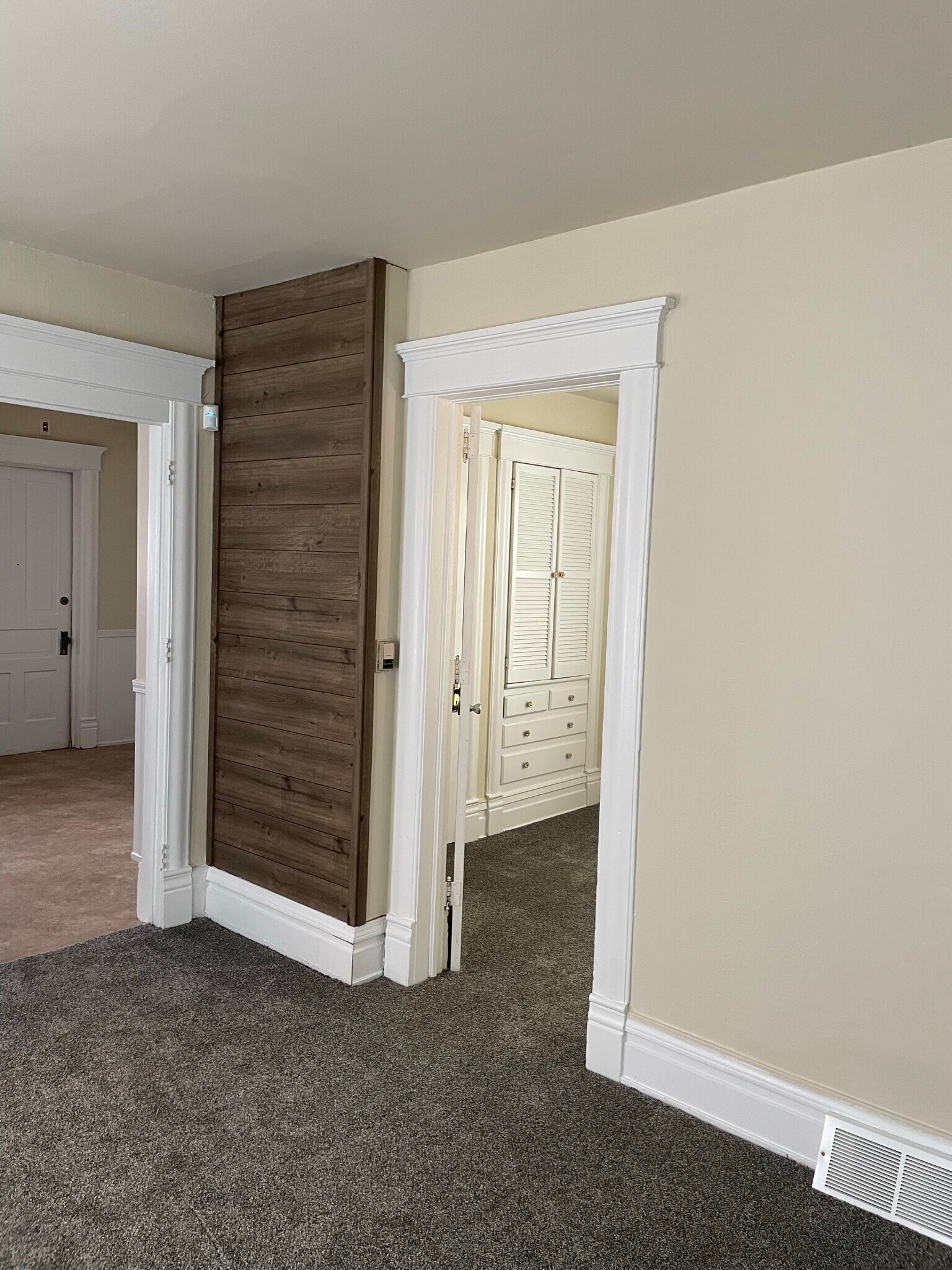 Building Photo - 715 Minor Ave