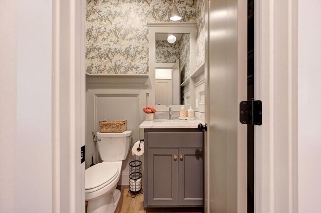 Building Photo - 4001 Stone Hl Ln