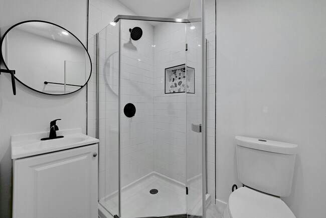 Building Photo - 1913 David St