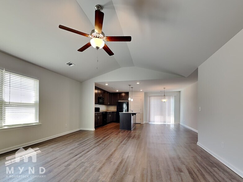 Building Photo - 115 Dasher Dr