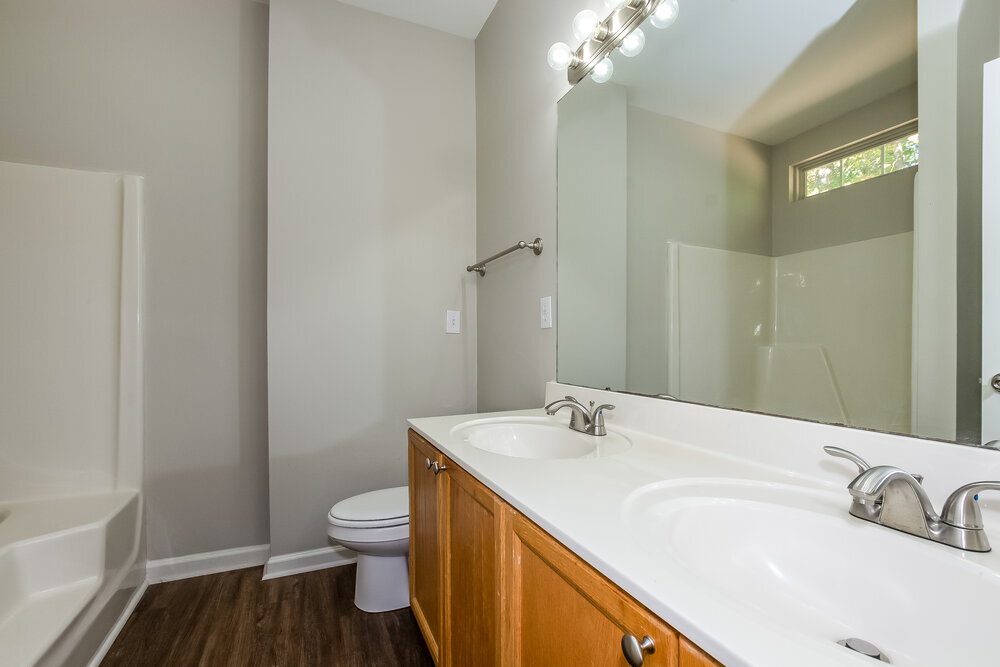 Building Photo - 11430 Northwoods Forest Dr