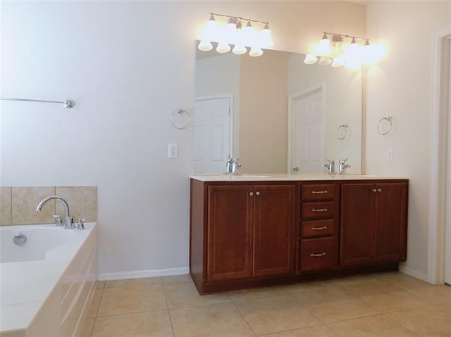 Building Photo - 3904 Stone Oak Blvd