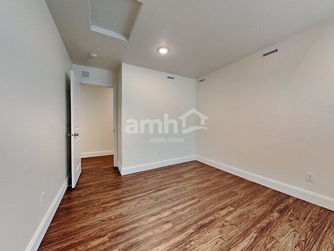 Building Photo - 3331 S 2580 W