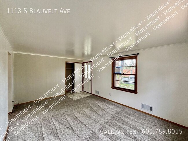 Building Photo - 1113 S Blauvelt Ave