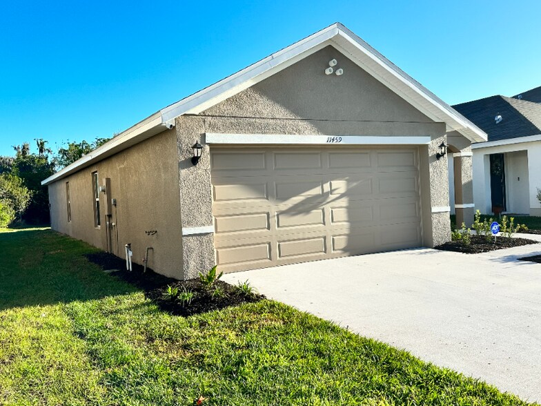 Building Photo - 11459 Stone Pine St