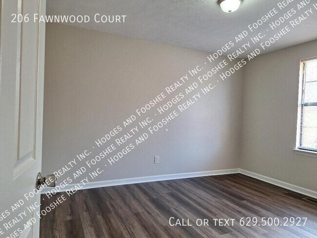 Building Photo - 206 Fawnwood Ct