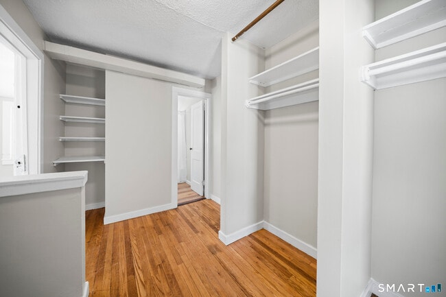 Building Photo - 8 New Hampshire Dr