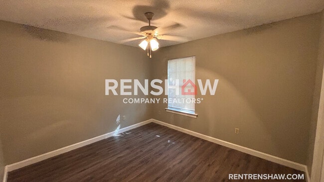 Building Photo - 3210 13 Colony Mall