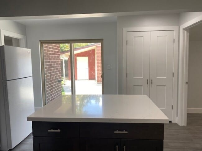 Building Photo - 1163 Buccaneer Dr