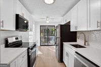 Building Photo - 8740 Roswell Rd