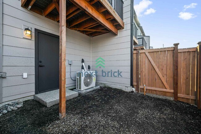 Building Photo - Modern Brand New 3-Bed, 3-Bath Home in the Heart of Lynnwood – Luxury Living Awaits!