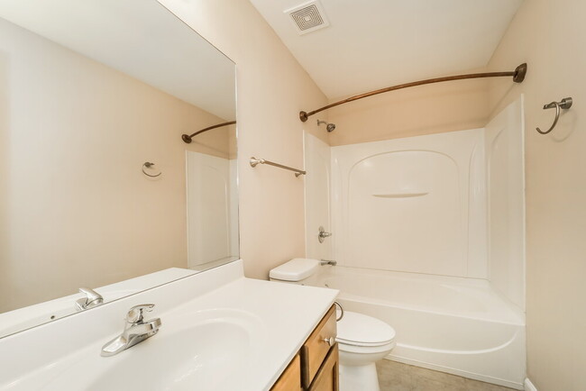 Building Photo - 529 Crestmont Ln