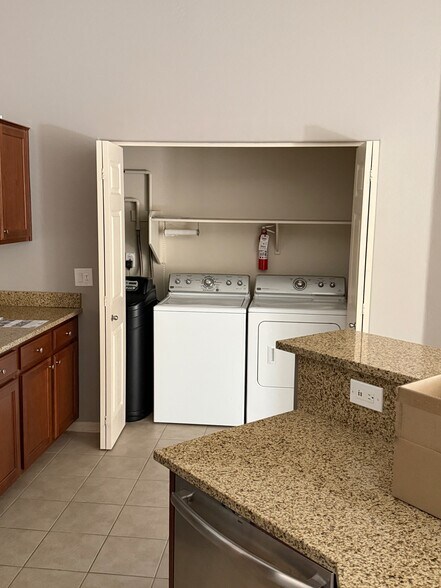 Building Photo - 3330 S Gilbert Rd