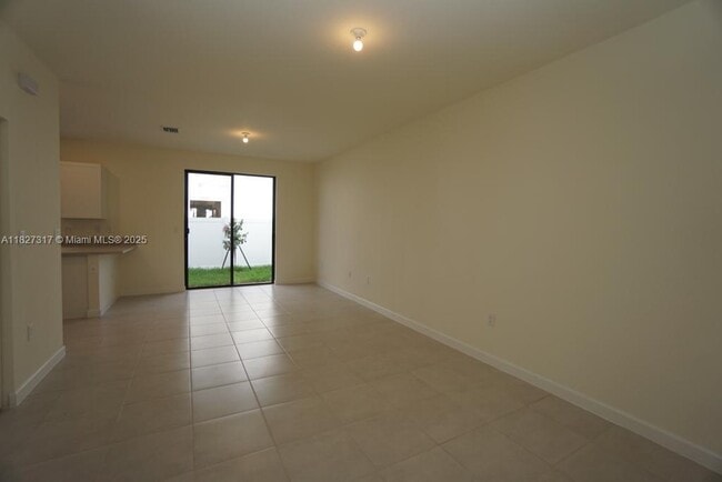 Building Photo - 10911 W 33rd Ln