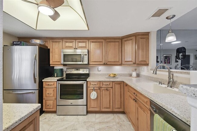 Building Photo - 8130 Braddock Cir