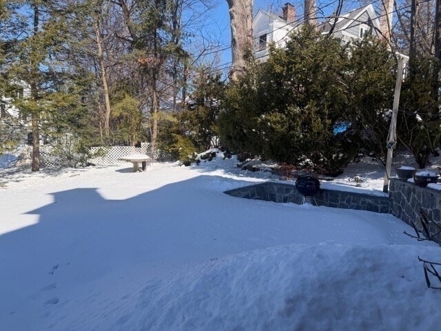 Building Photo - 81 Church St