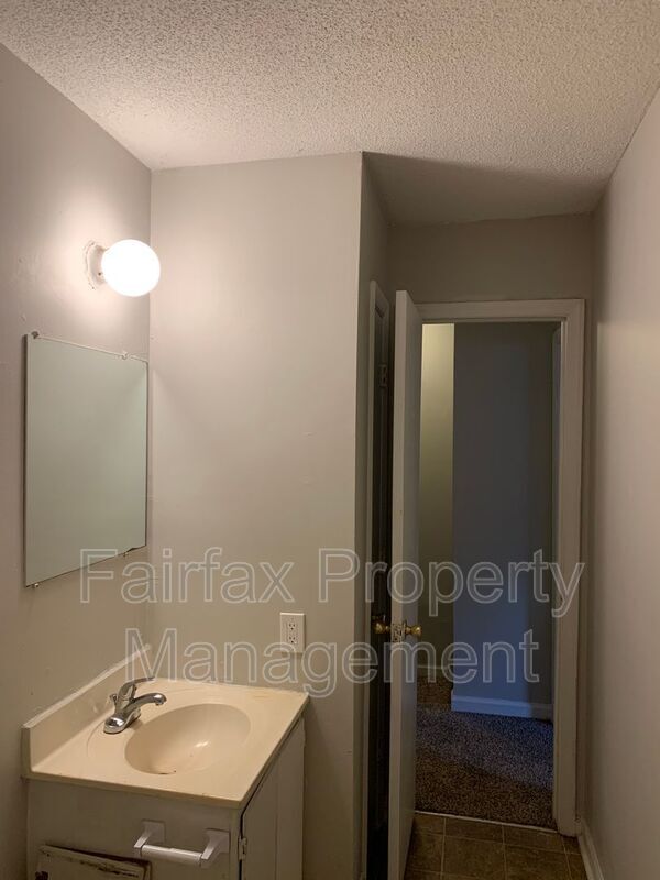 Building Photo - 1419 Cherrycrest Drive