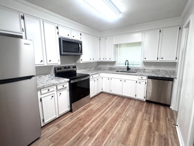 Building Photo - 3/1 for rent in Downtown Brandon 042!!