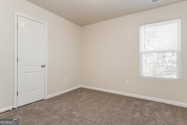 Building Photo - 20 Sloane Ct